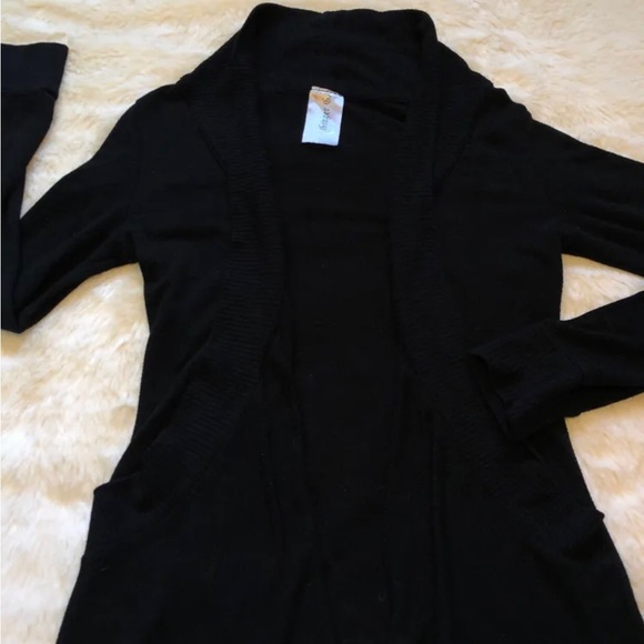 Cardigan - Picture 3 of 6